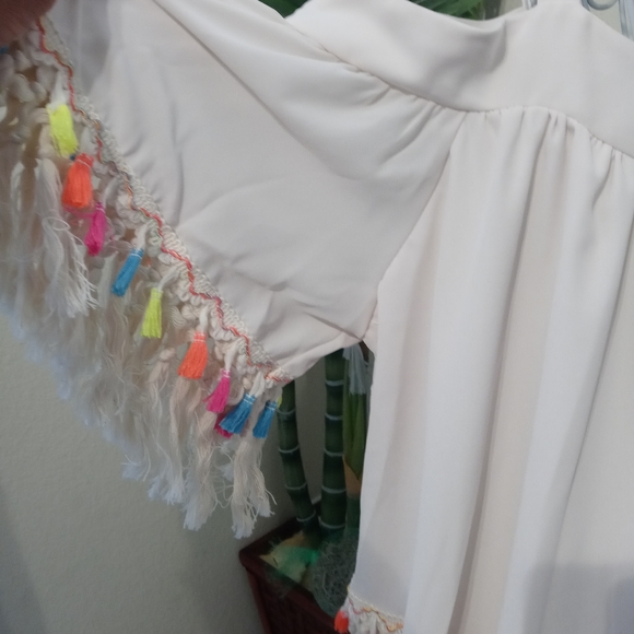 Moda Luxe Blouse Beige -  Size / Small - Picture 2 of 3